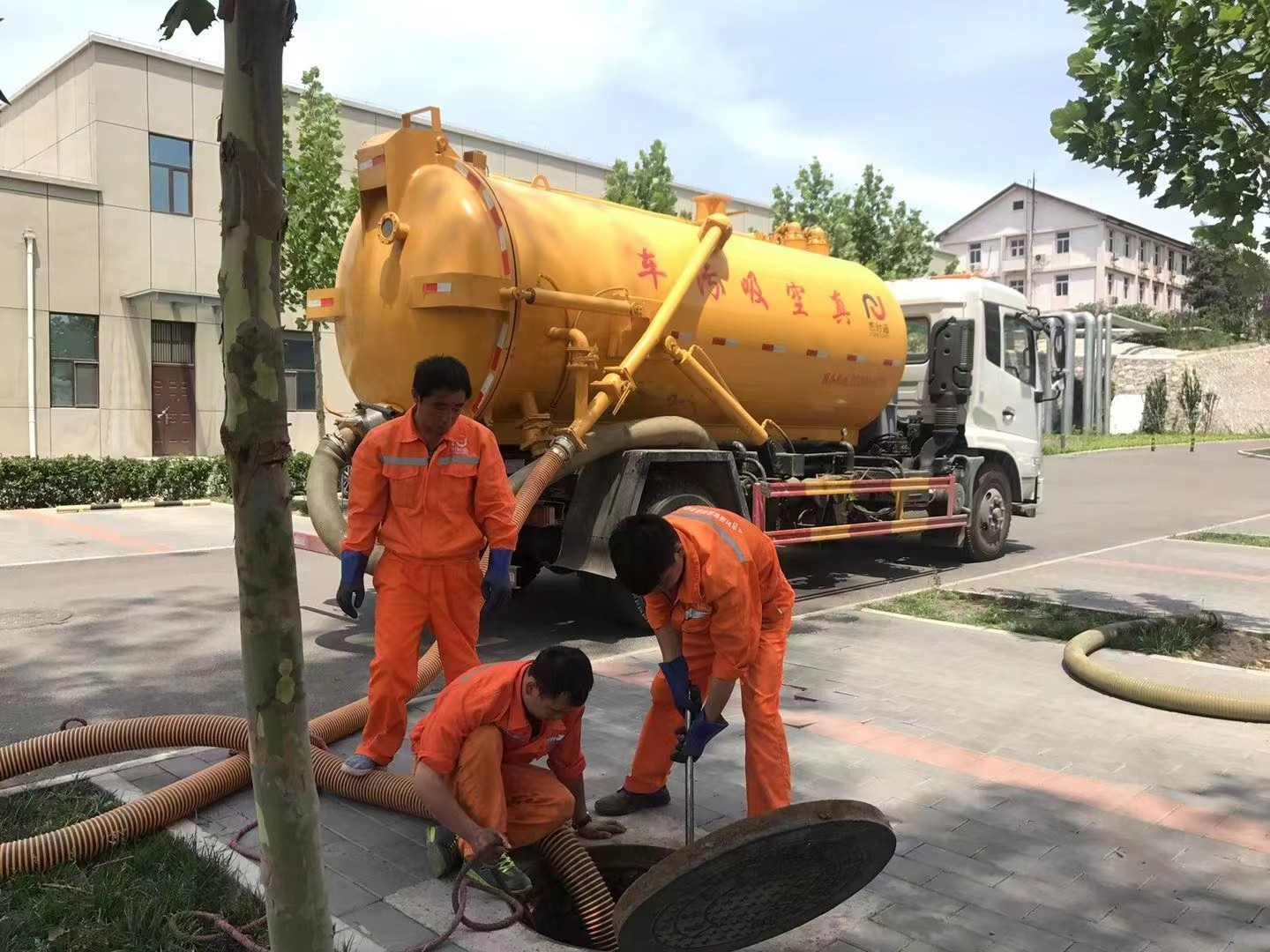 周矶办事处化粪池清理与5-8吨吸粪车施工效率分析